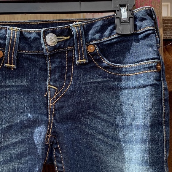 INVENTORY LIQUIDATION SALE! True Religion Long Cuffed Shorts Size 26 - Picture 3 of 6